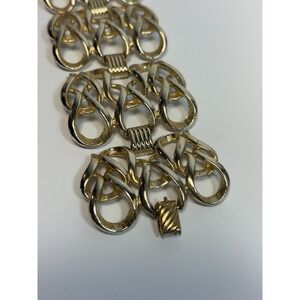Bracelet‎ Gold Tone Vintage Sarah Coventry Town and Country Collection